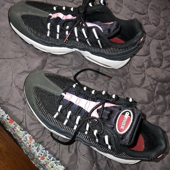 Mens nike sneakers - Picture 4 of 5